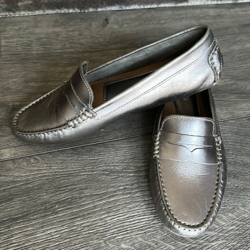 NWT Eastland shoes slip on silver metallic loafers women’s size 11